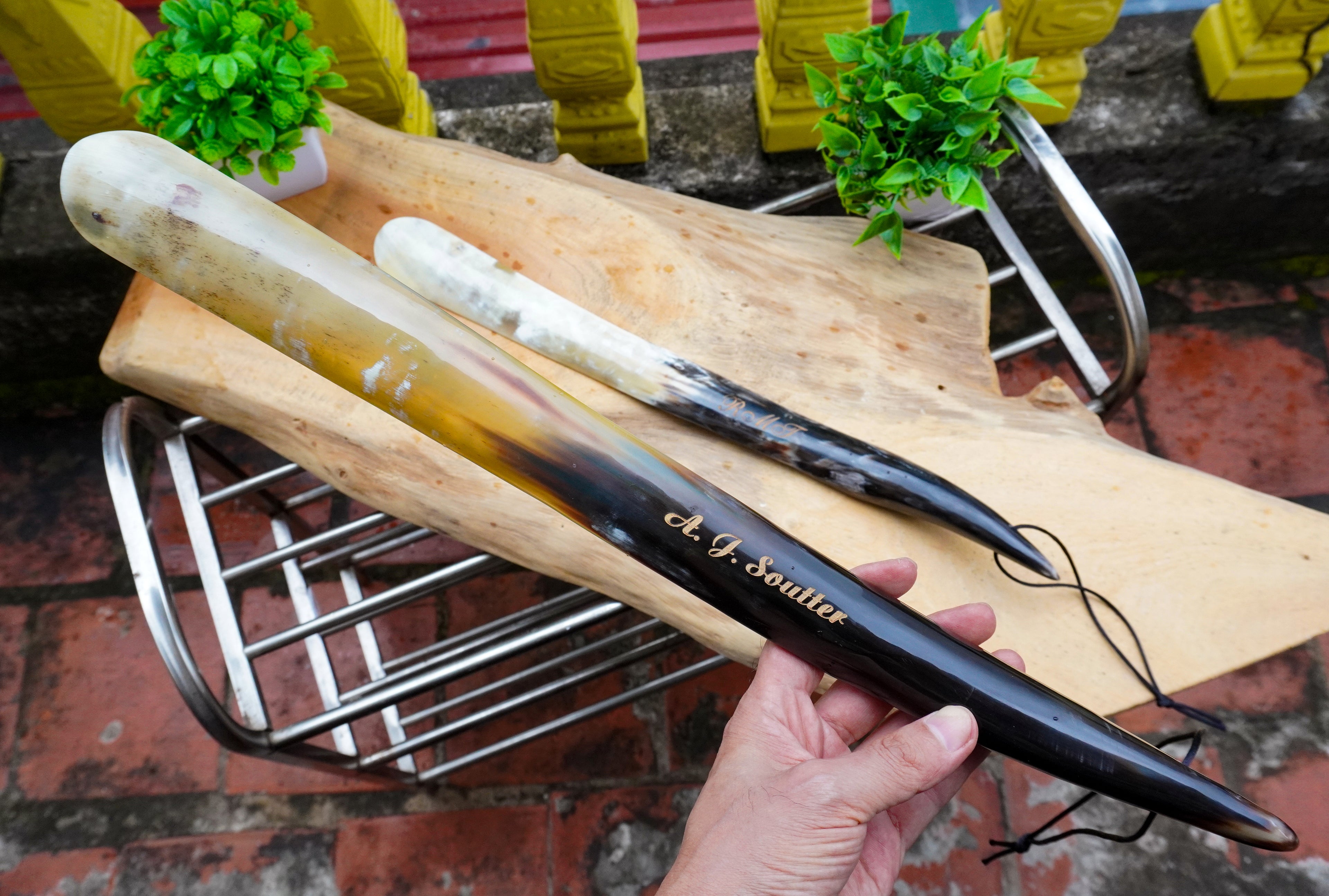 Personalized Natural Horn Shoe Horn – Length: 17 - 19 inch