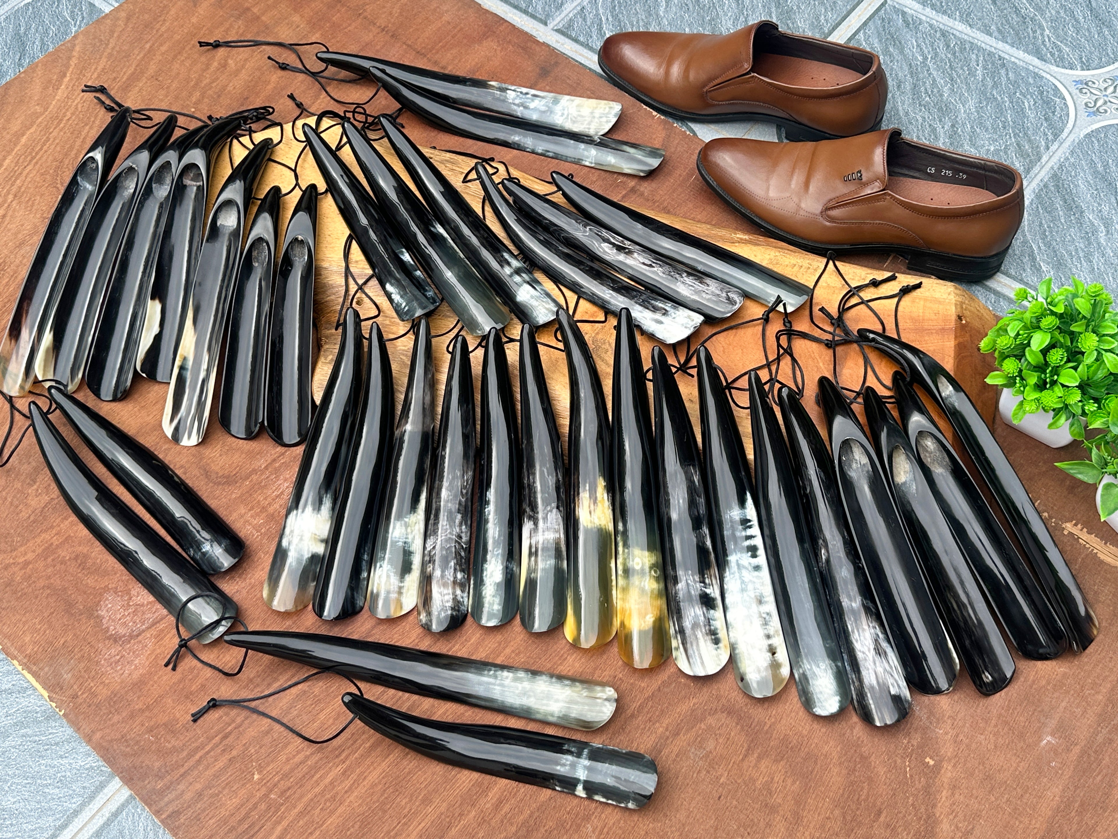 Personalized Natural Horn Shoe Horn – Length: 8.6 - 12 inch