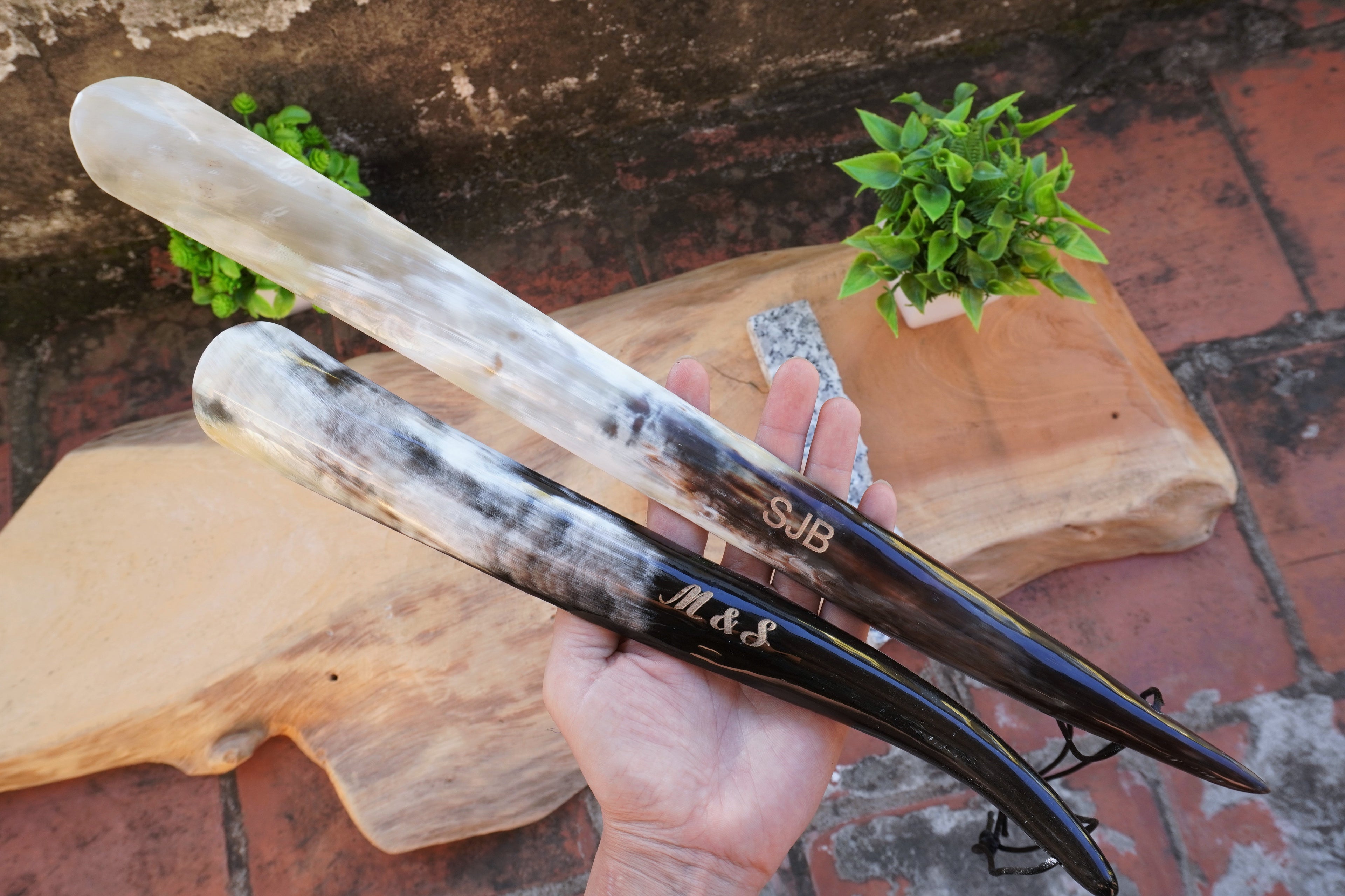 Personalized Natural Horn Long Handle Shoe Horn – 6 Length Options